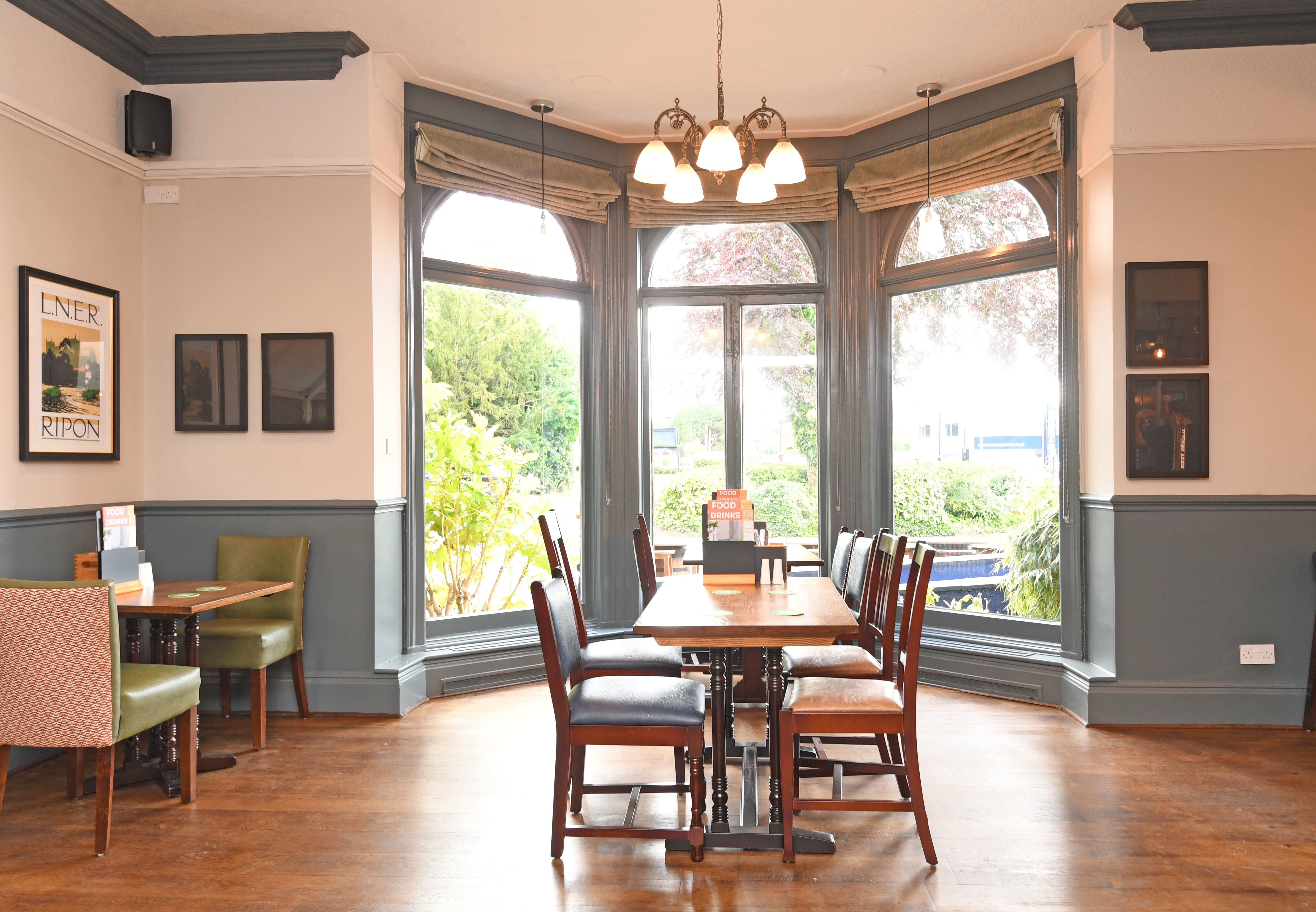 The South Lodge pub interior
